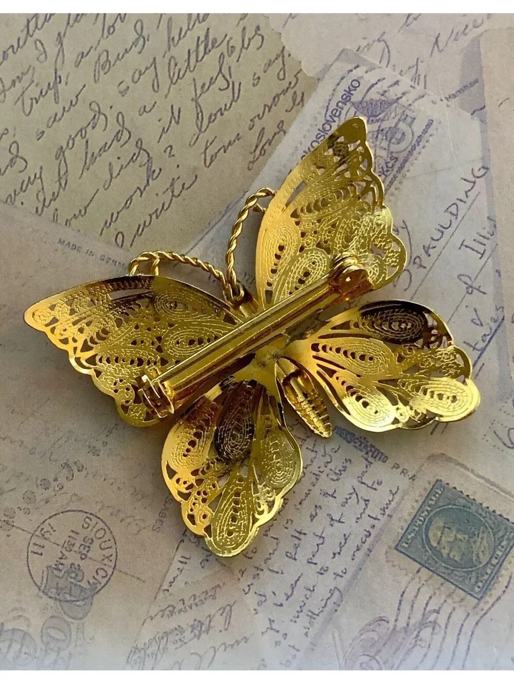 Vintage Golden Filigree Butterfly Brooch Pin - Elegant Statement Accessory